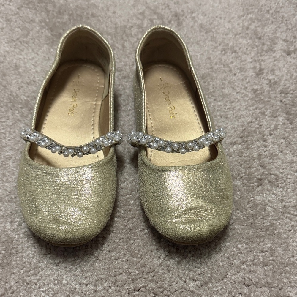 Gold with Pearls Ballet flats Dress Shoes Girls size 1